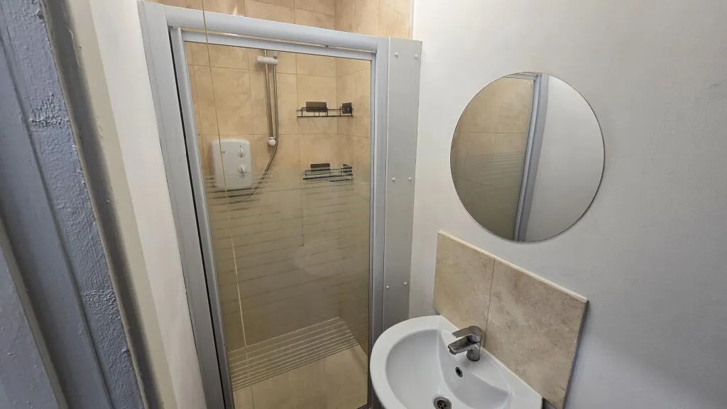 3 bedroom semi-detached house for rent