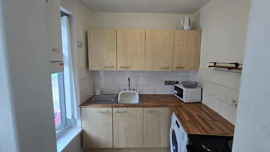3 bedroom semi-detached house for rent