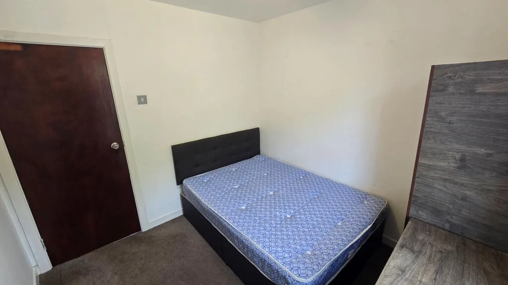 3 bedroom semi-detached house for rent