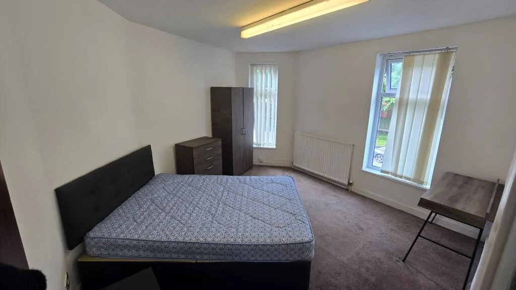 3 bedroom semi-detached house for rent