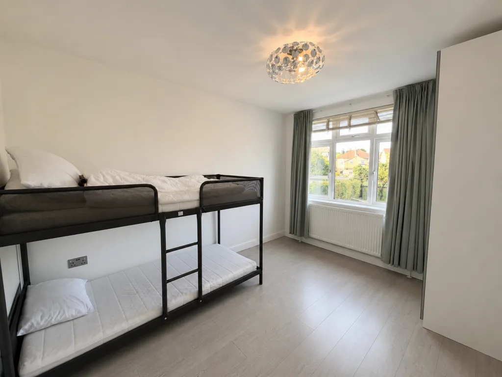 3 bedroom semi-detached house for rent