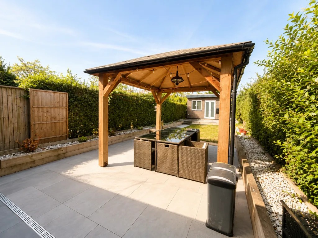 3 bedroom semi-detached house for rent