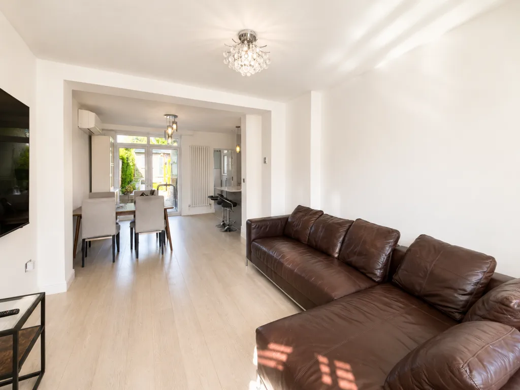 3 bedroom semi-detached house for rent