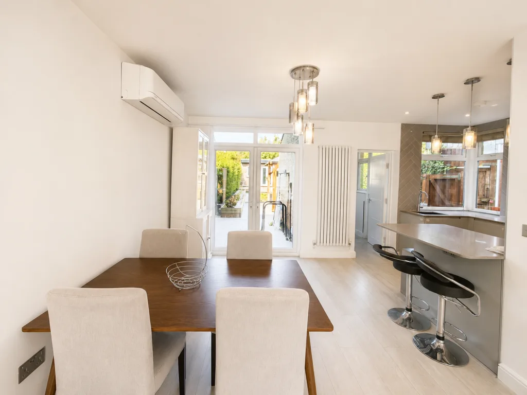 3 bedroom semi-detached house for rent
