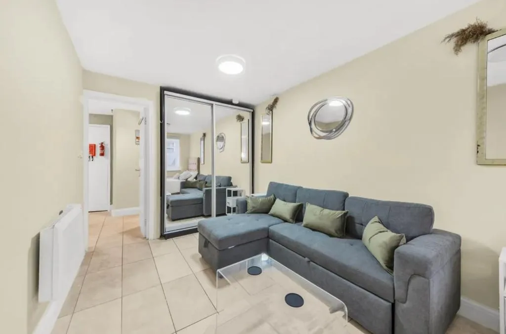 2 bedroom flat for rent