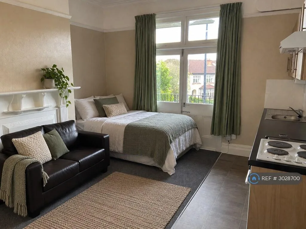 Studio flat for rent