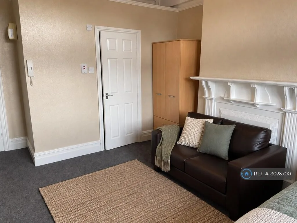 Studio flat for rent