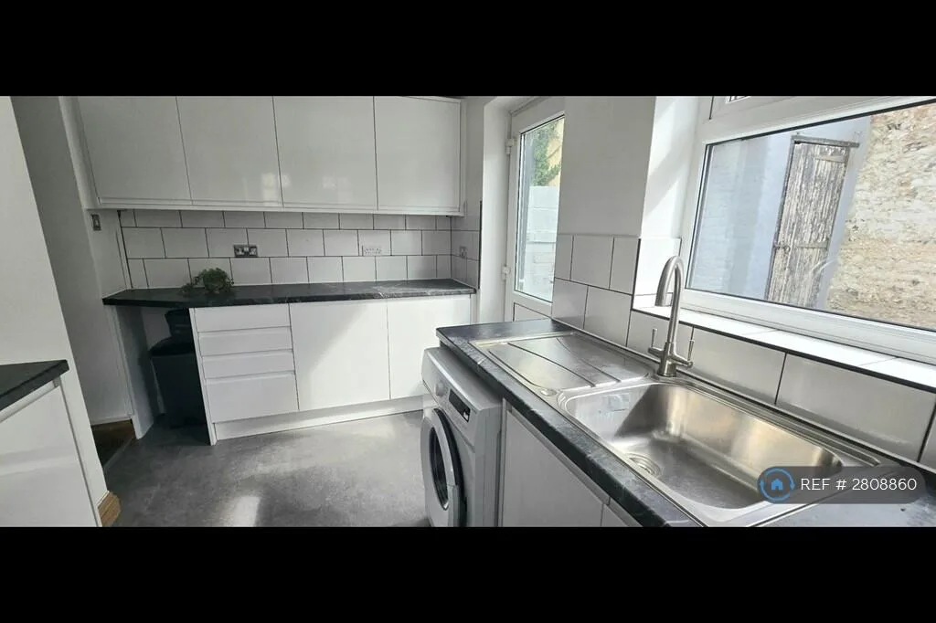 4 bedroom terraced house for rent