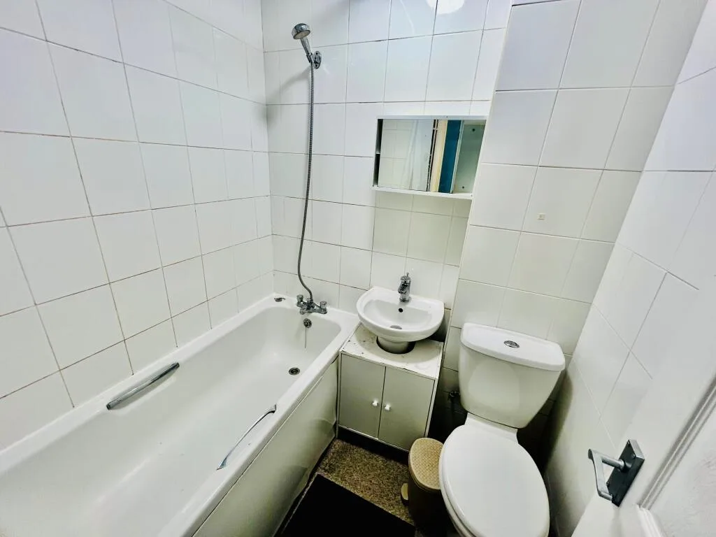 2 bedroom bungalow for rent