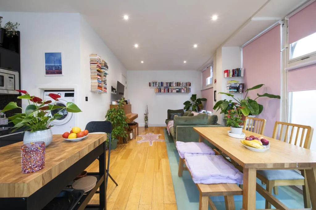 2 bedroom maisonette for rent