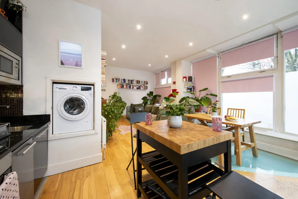 2 bedroom maisonette for rent