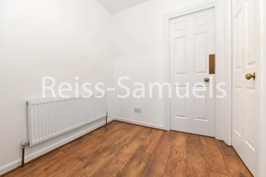 5 bedroom town house for rent