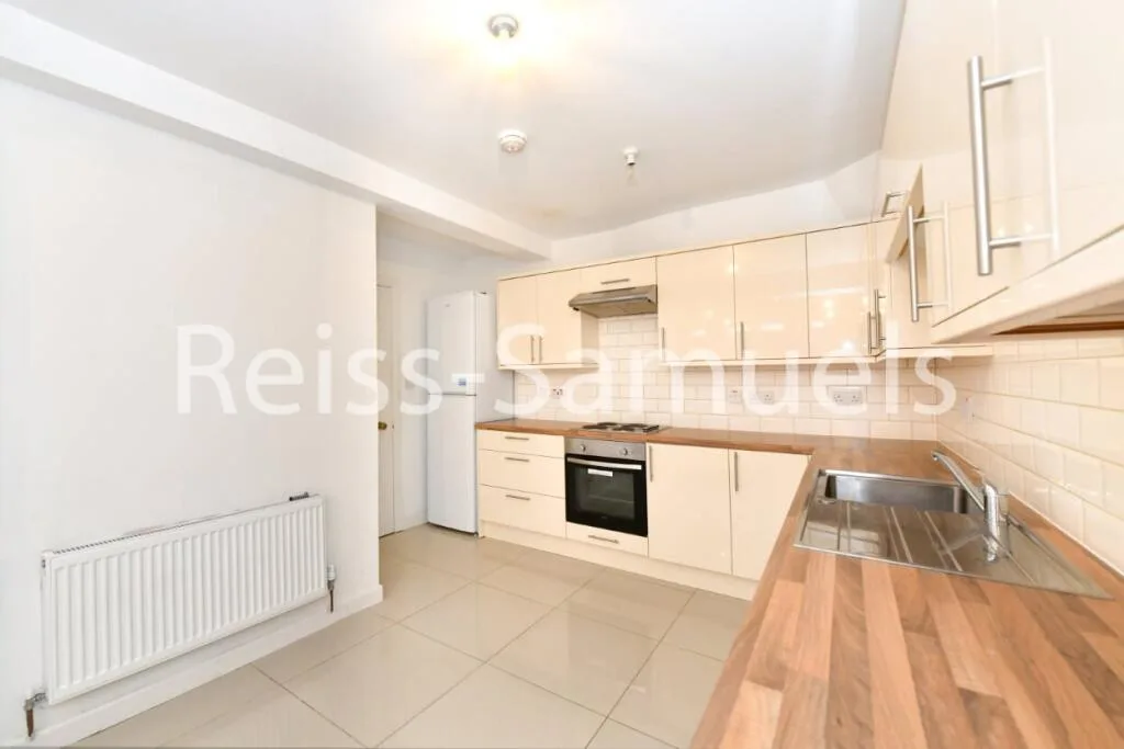 5 bedroom town house for rent