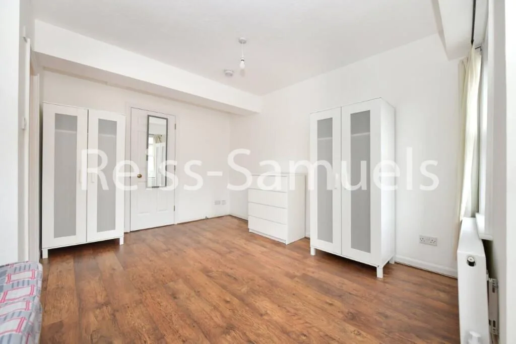 5 bedroom town house for rent