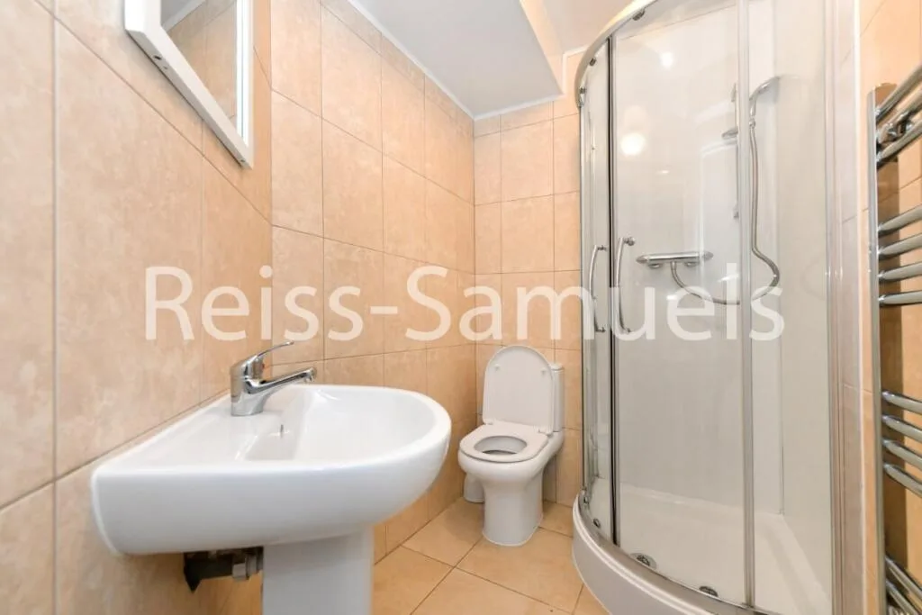 5 bedroom town house for rent