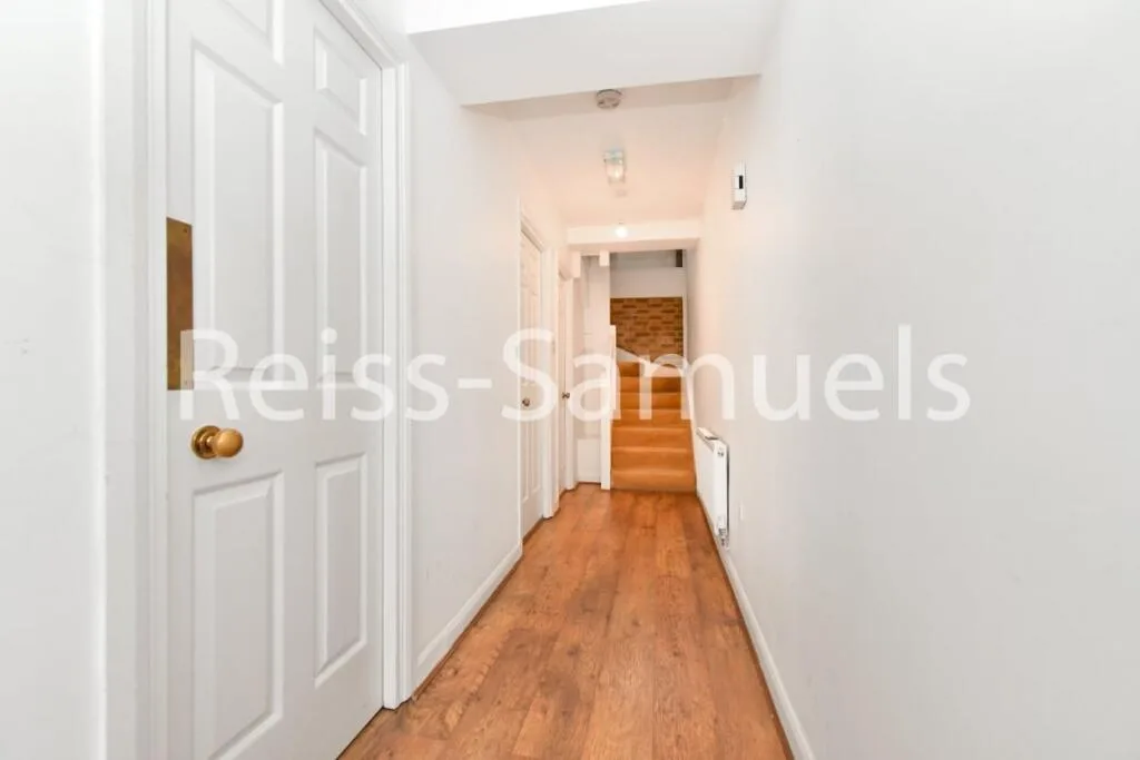 5 bedroom town house for rent