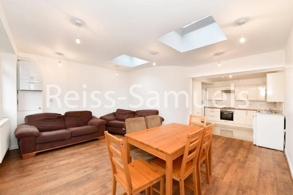 5 bedroom town house for rent