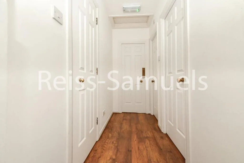 5 bedroom town house for rent