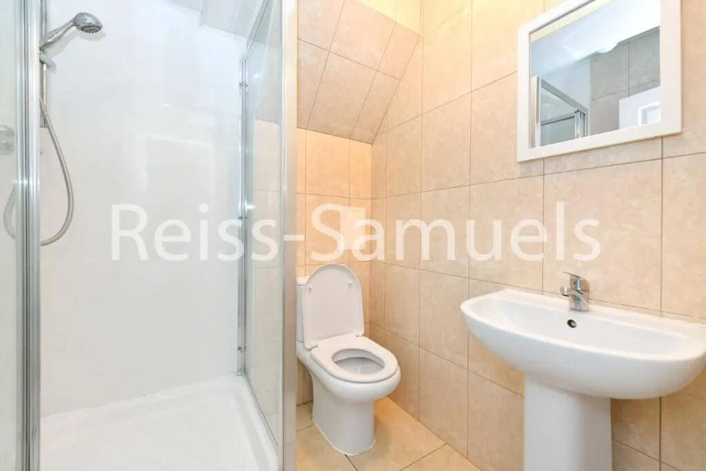 5 bedroom town house for rent