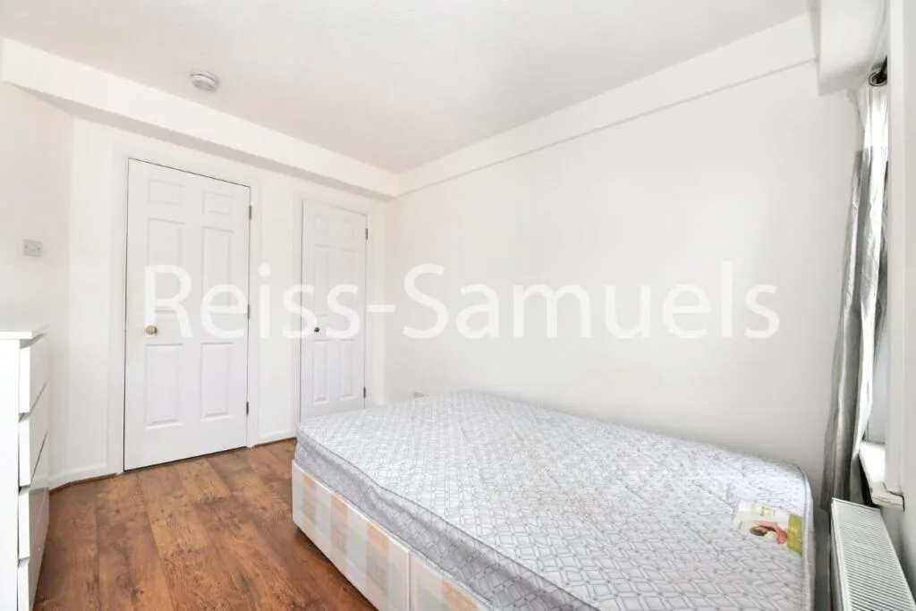 5 bedroom town house for rent
