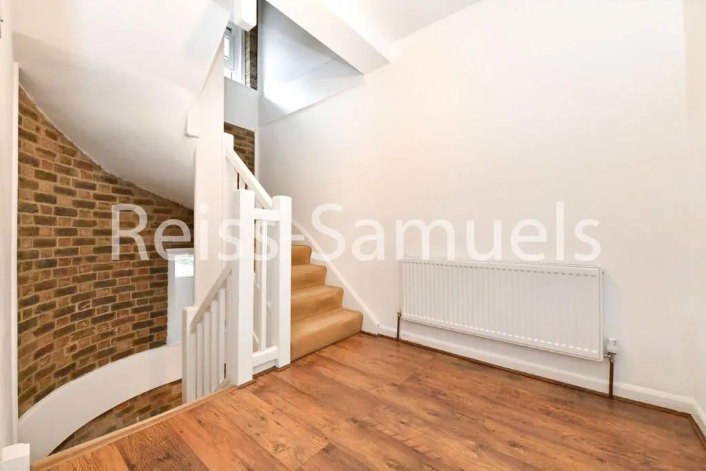5 bedroom town house for rent