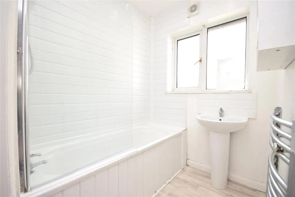 3 bedroom semi-detached house for rent