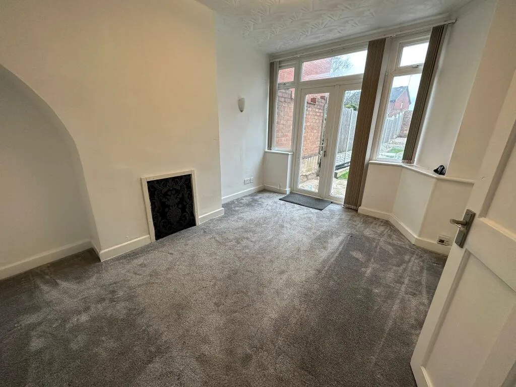 3 bedroom semi-detached house for rent