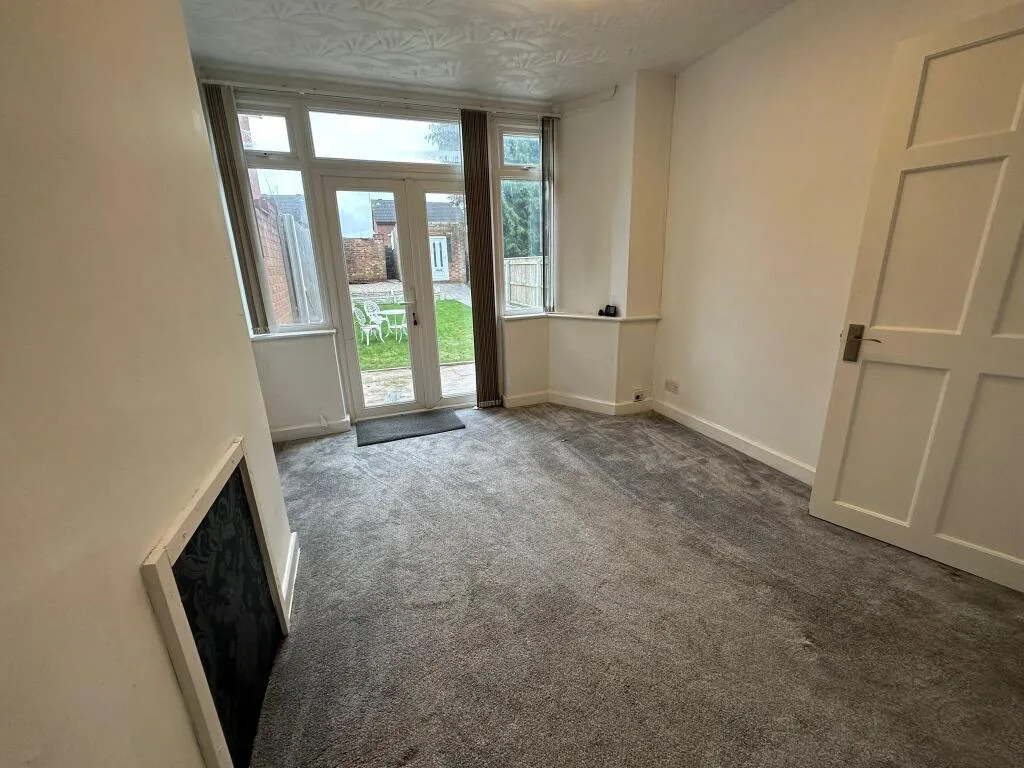 3 bedroom semi-detached house for rent