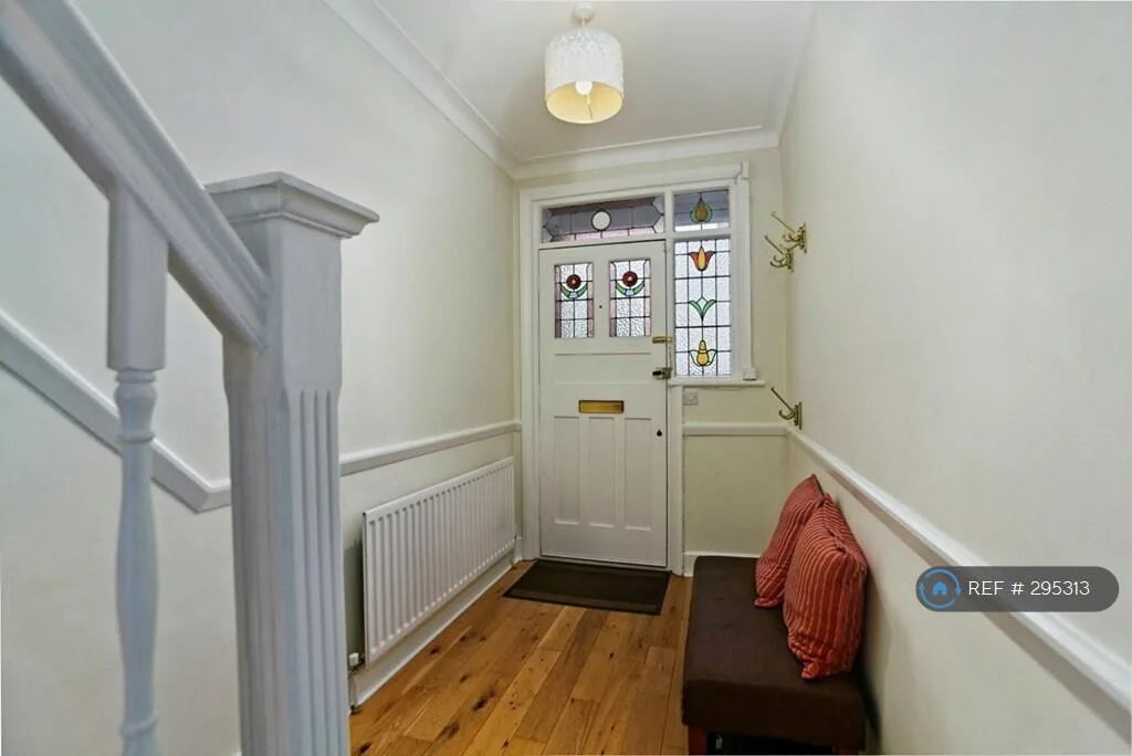 3 bedroom end of terrace house for rent