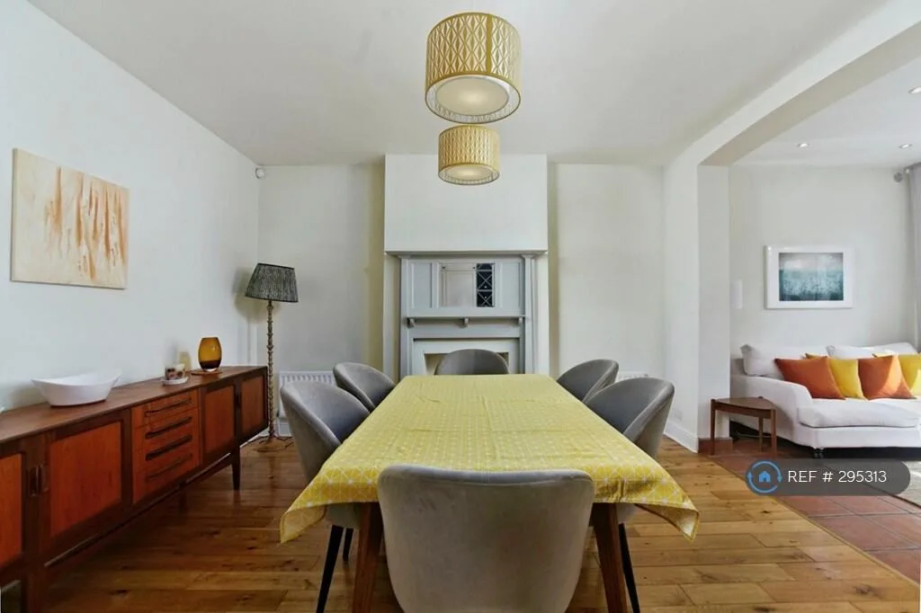 3 bedroom end of terrace house for rent