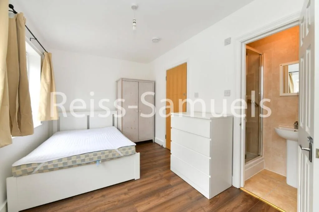 5 bedroom town house for rent
