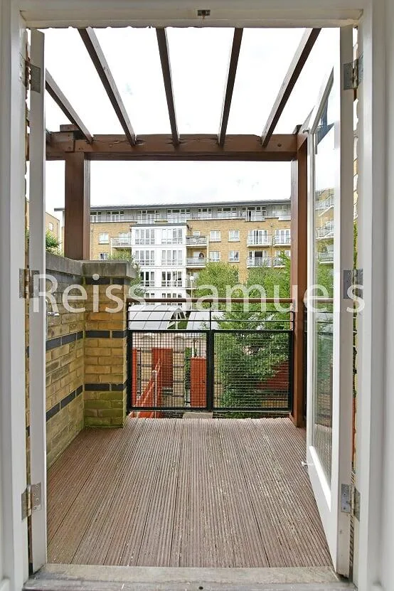 5 bedroom town house for rent