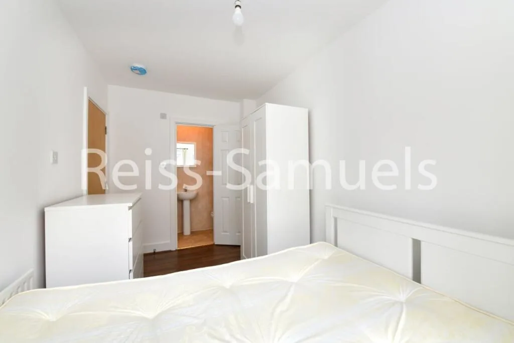 5 bedroom town house for rent