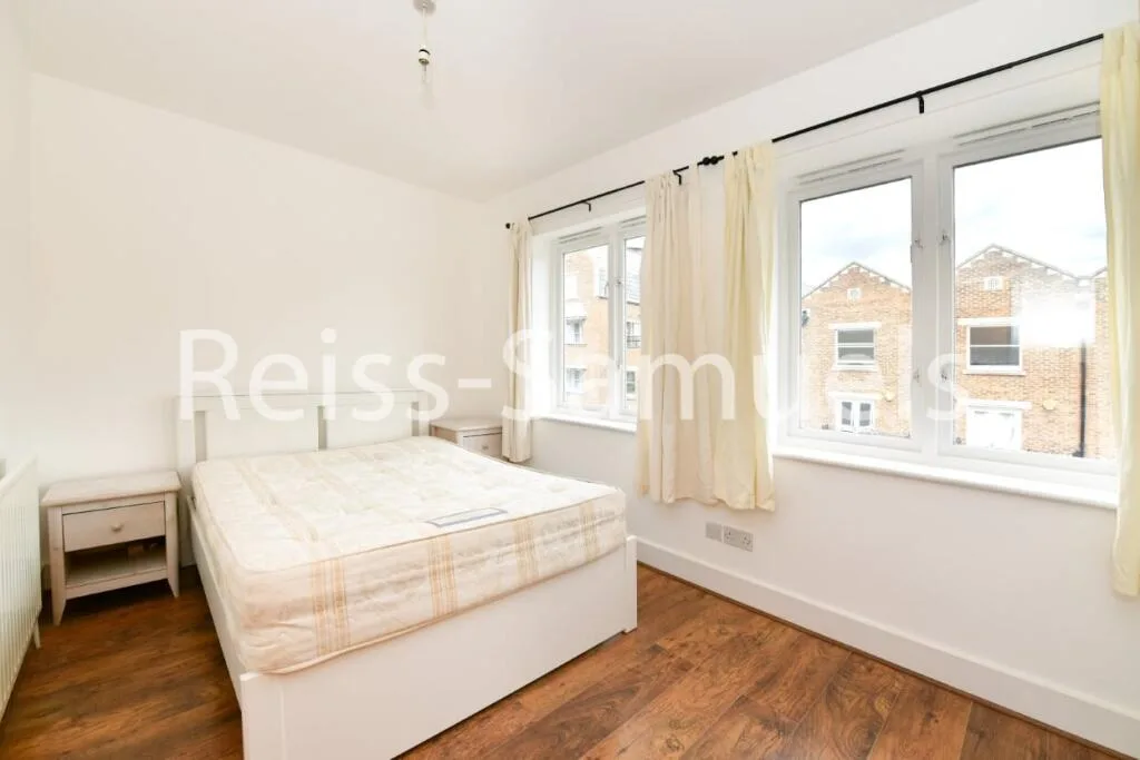 5 bedroom town house for rent