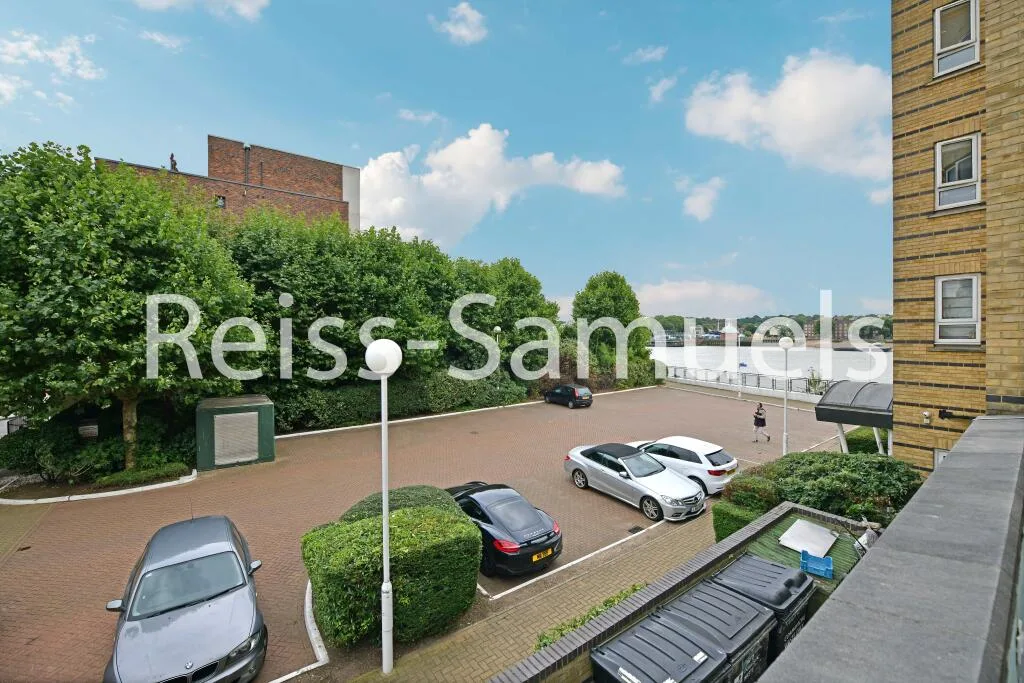 5 bedroom town house for rent