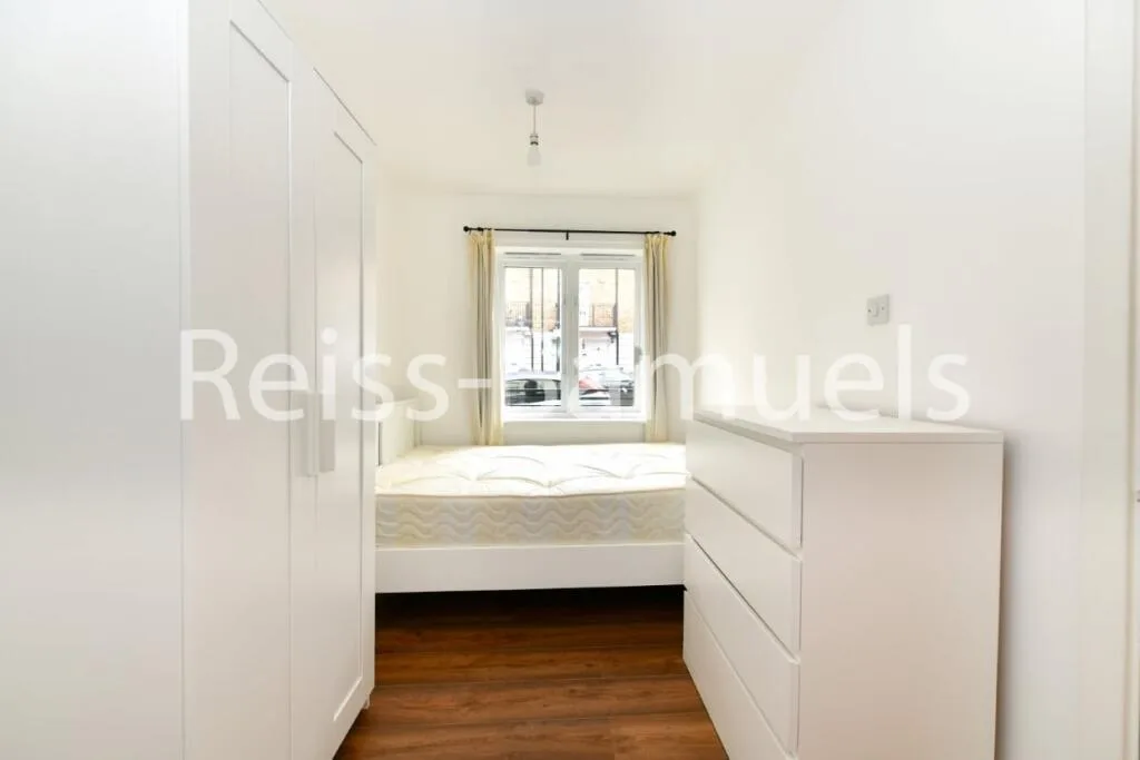 5 bedroom town house for rent