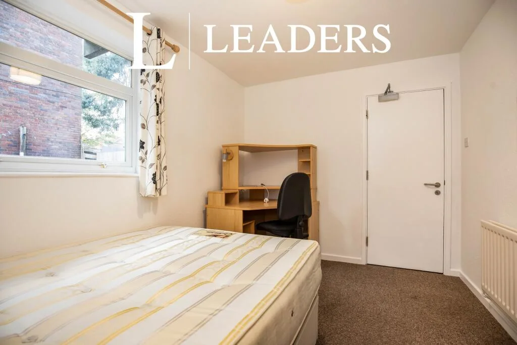 5 bedroom house for rent
