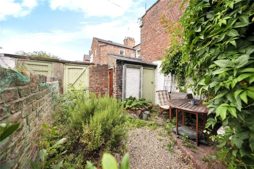 2 bedroom terraced house for rent