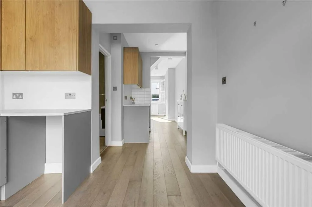 2 bedroom maisonette for rent