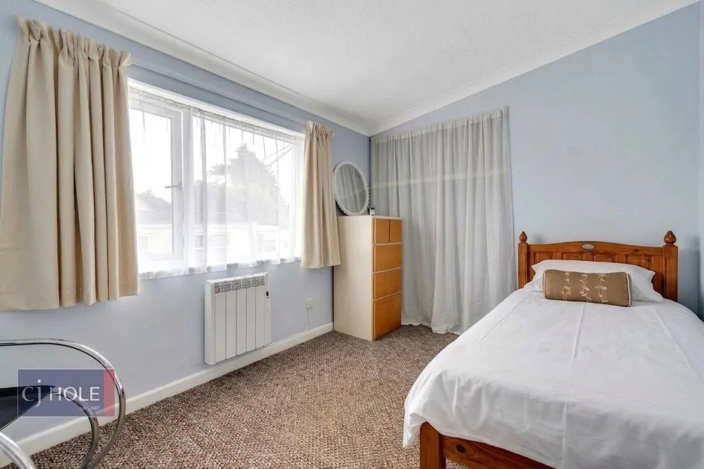 5 bedroom detached house for rent