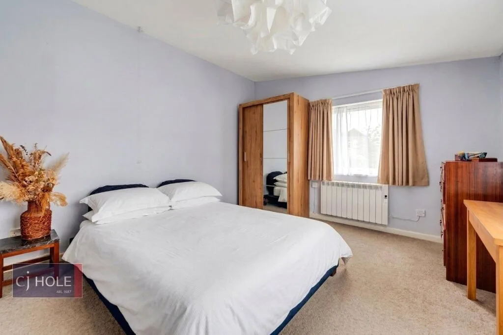 5 bedroom detached house for rent