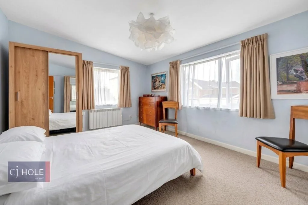 5 bedroom detached house for rent