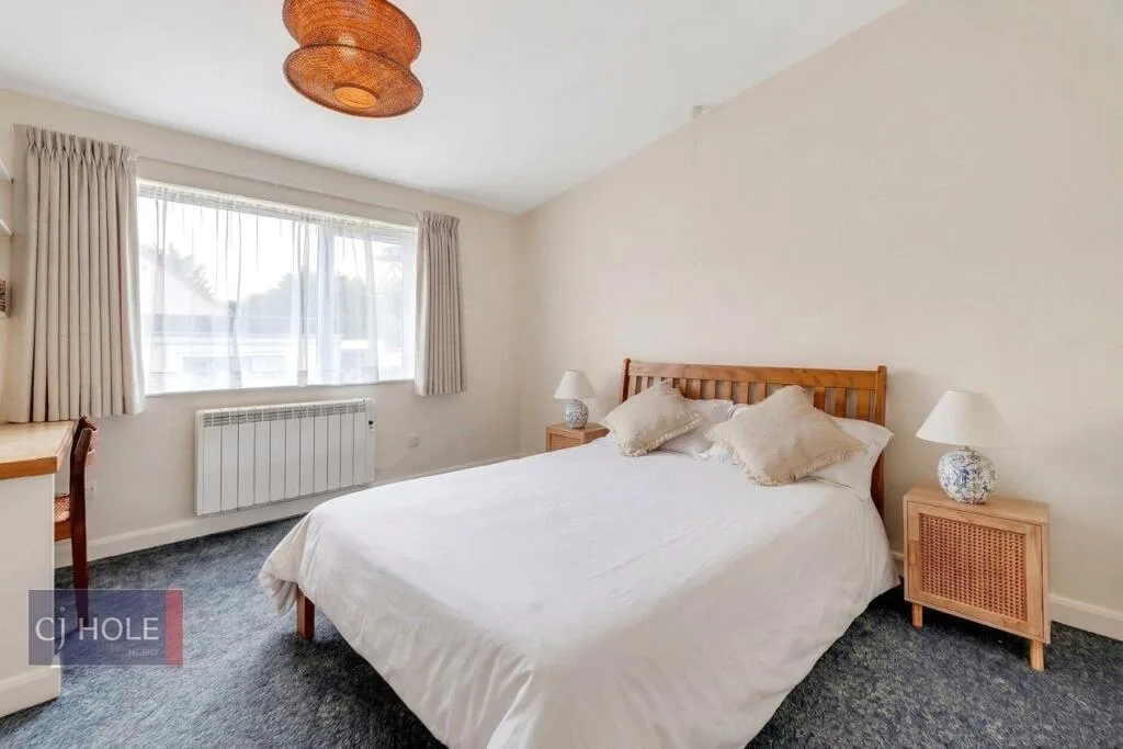 5 bedroom detached house for rent