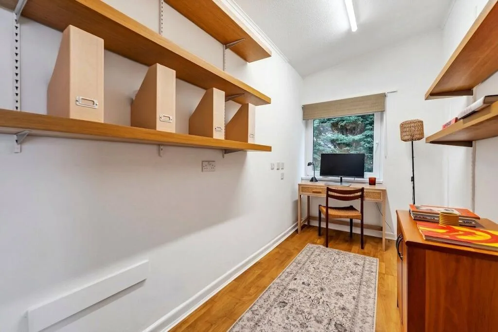 5 bedroom detached house for rent