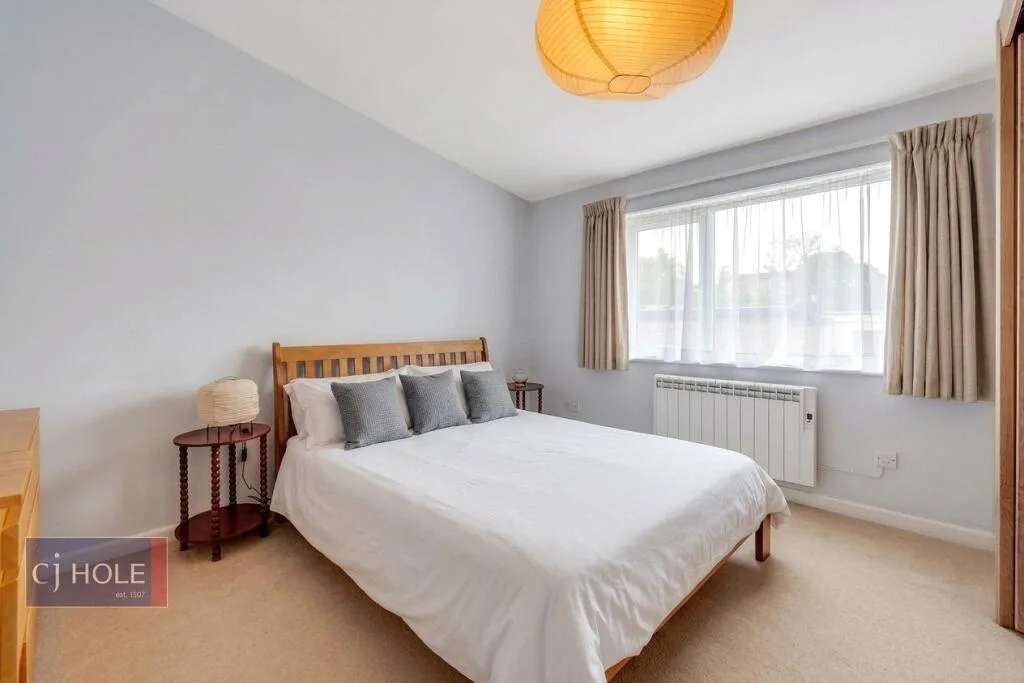 5 bedroom detached house for rent