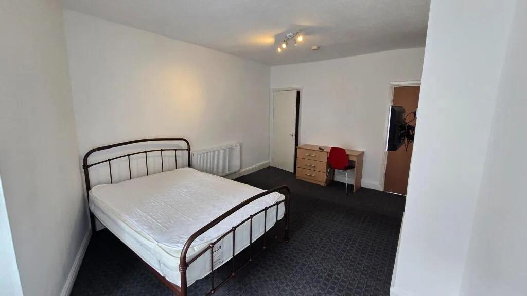 4 bedroom flat for rent