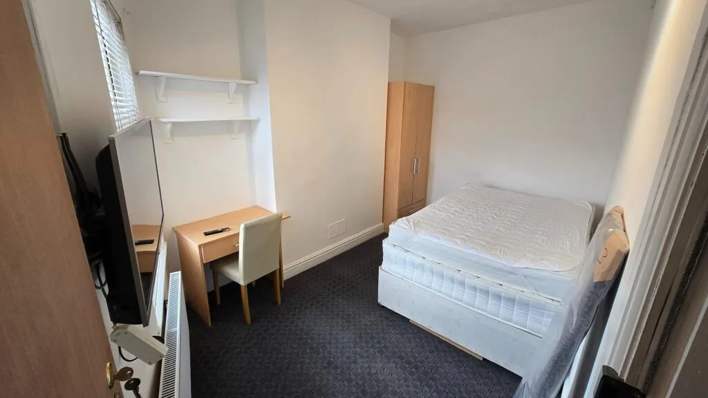 4 bedroom flat for rent