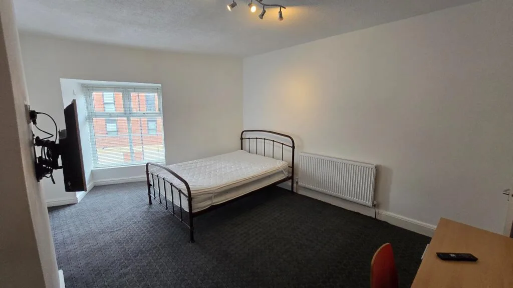 4 bedroom flat for rent
