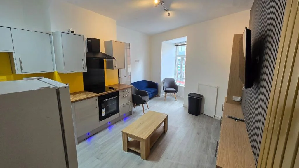 4 bedroom flat for rent
