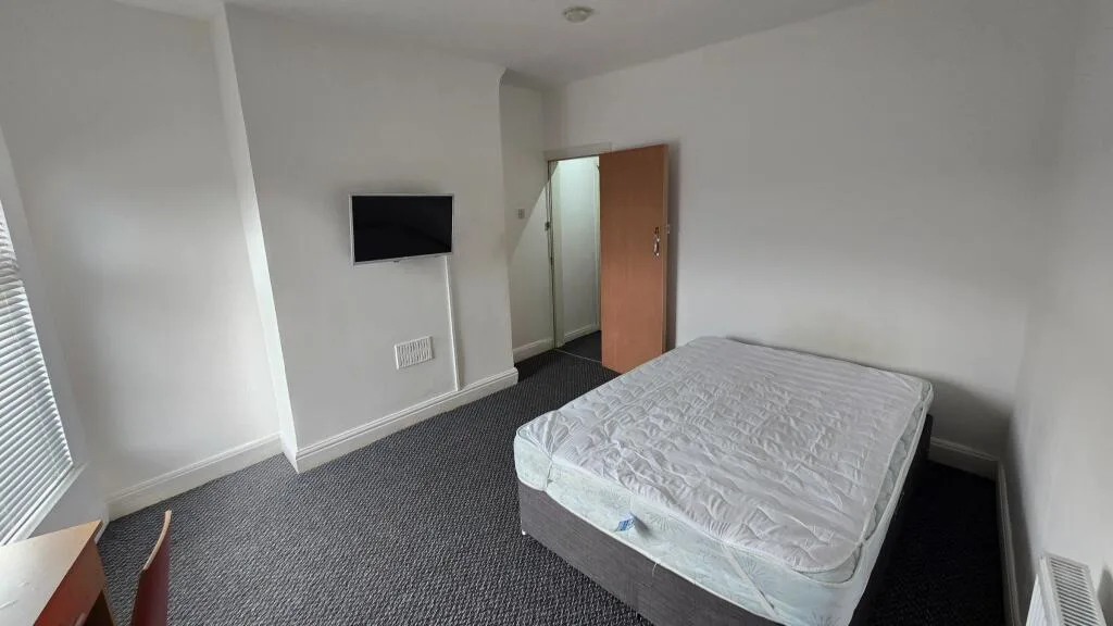 4 bedroom flat for rent